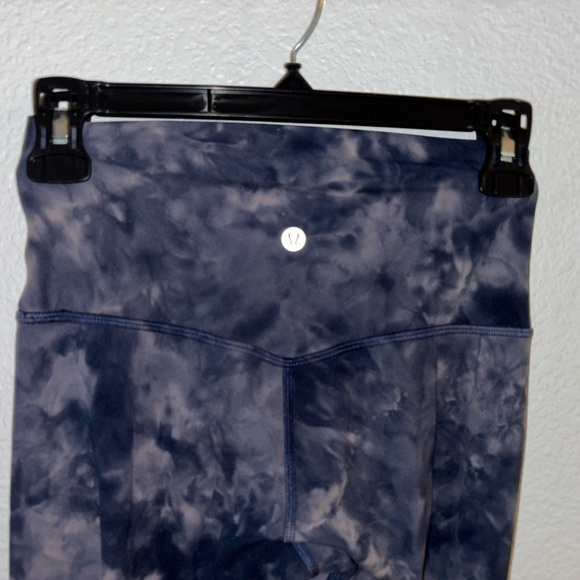Lululemon leggings (unable to find size dot) XS - Picture 2 of 3